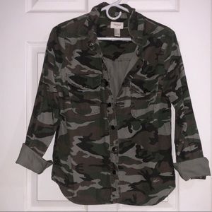 Camo Button up Flannel/shirt